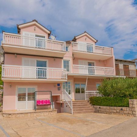לוקבה Apartments Zdravka מראה חיצוני תמונה