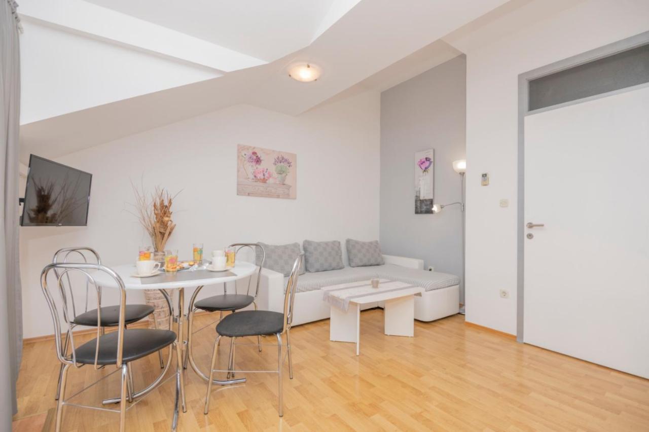 לוקבה Apartments Zdravka מראה חיצוני תמונה