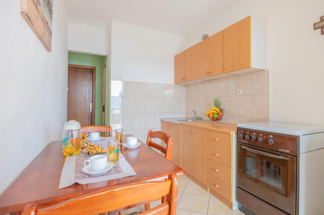 לוקבה Apartments Zdravka מראה חיצוני תמונה