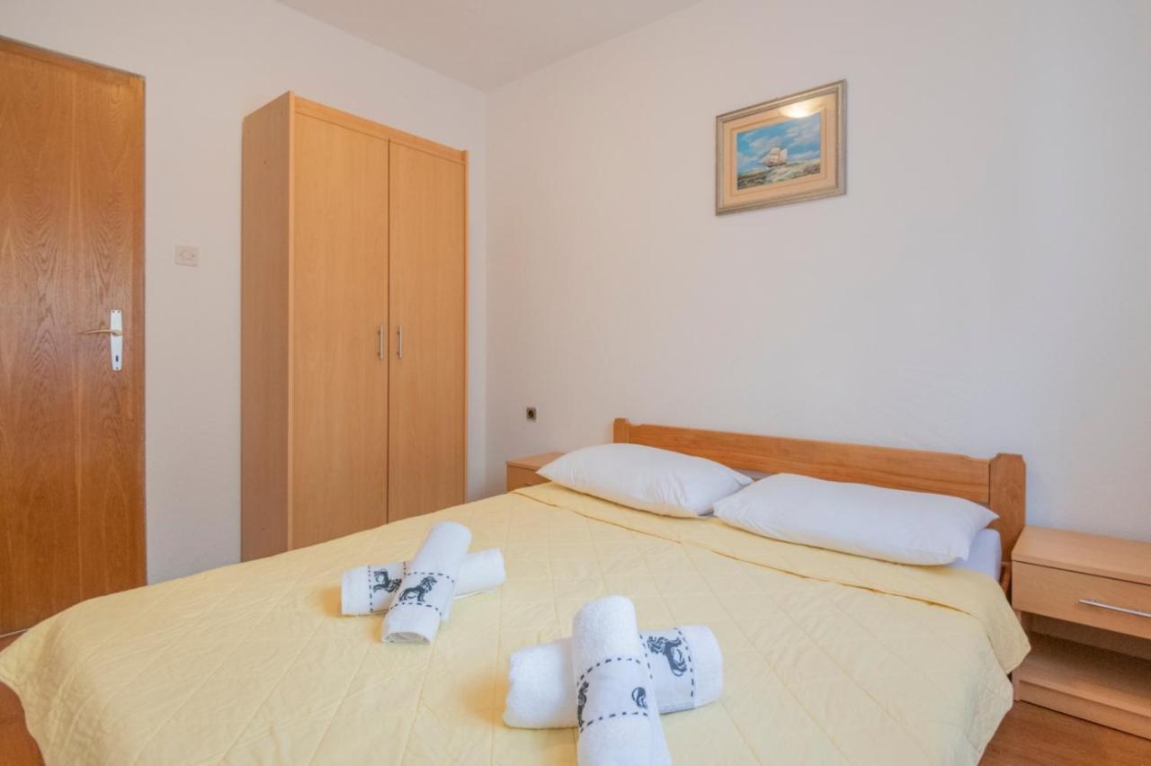 לוקבה Apartments Zdravka מראה חיצוני תמונה
