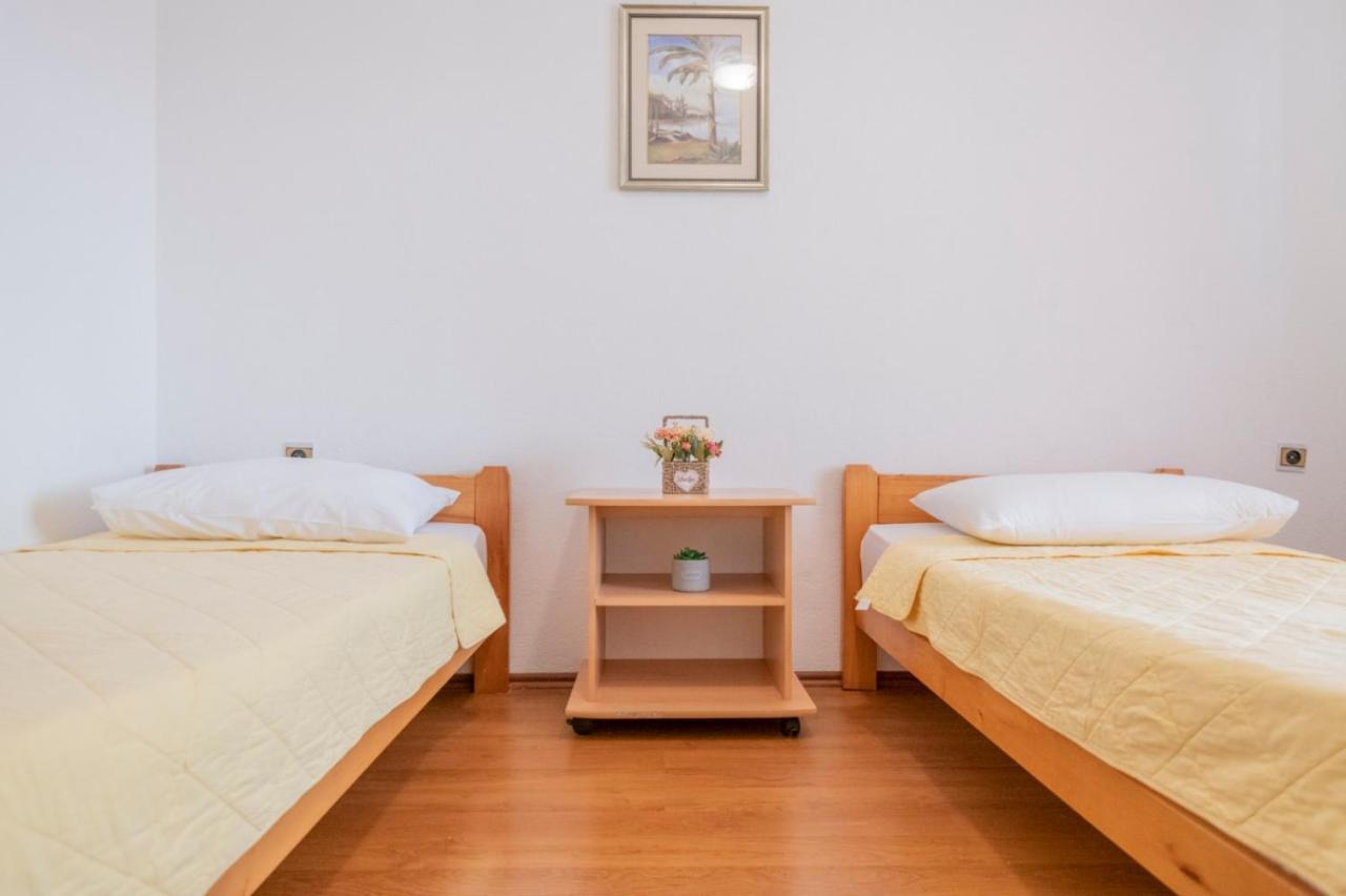 לוקבה Apartments Zdravka מראה חיצוני תמונה