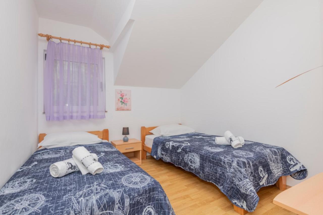 לוקבה Apartments Zdravka מראה חיצוני תמונה