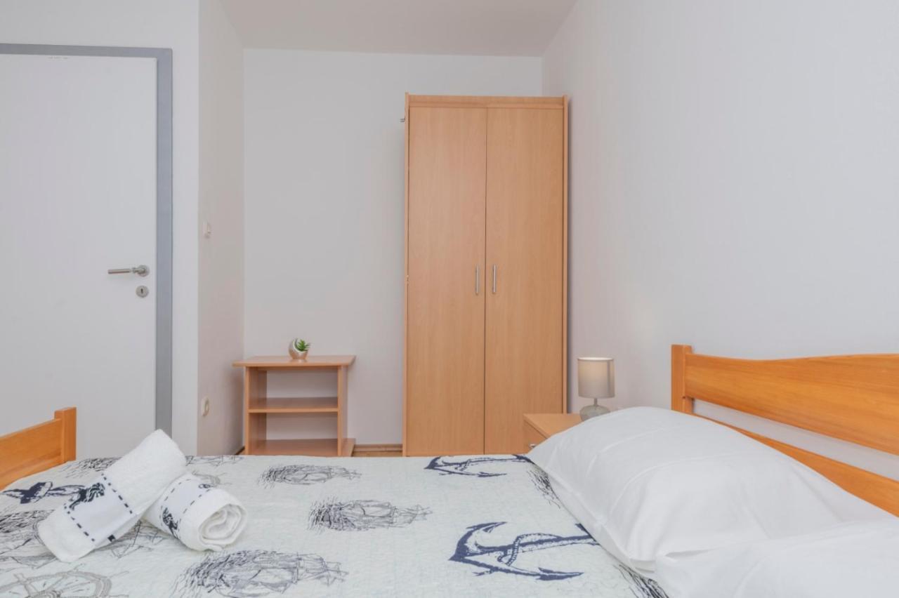 לוקבה Apartments Zdravka מראה חיצוני תמונה