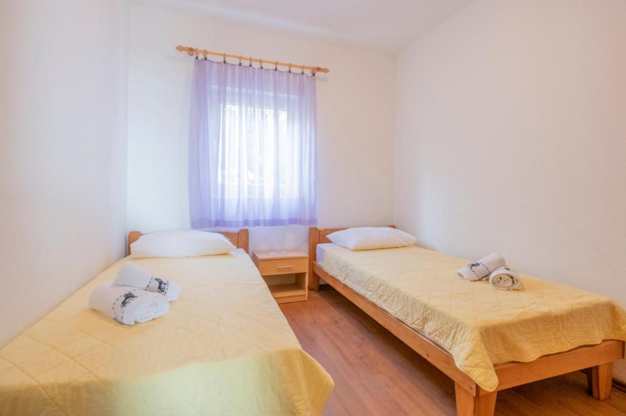 לוקבה Apartments Zdravka מראה חיצוני תמונה