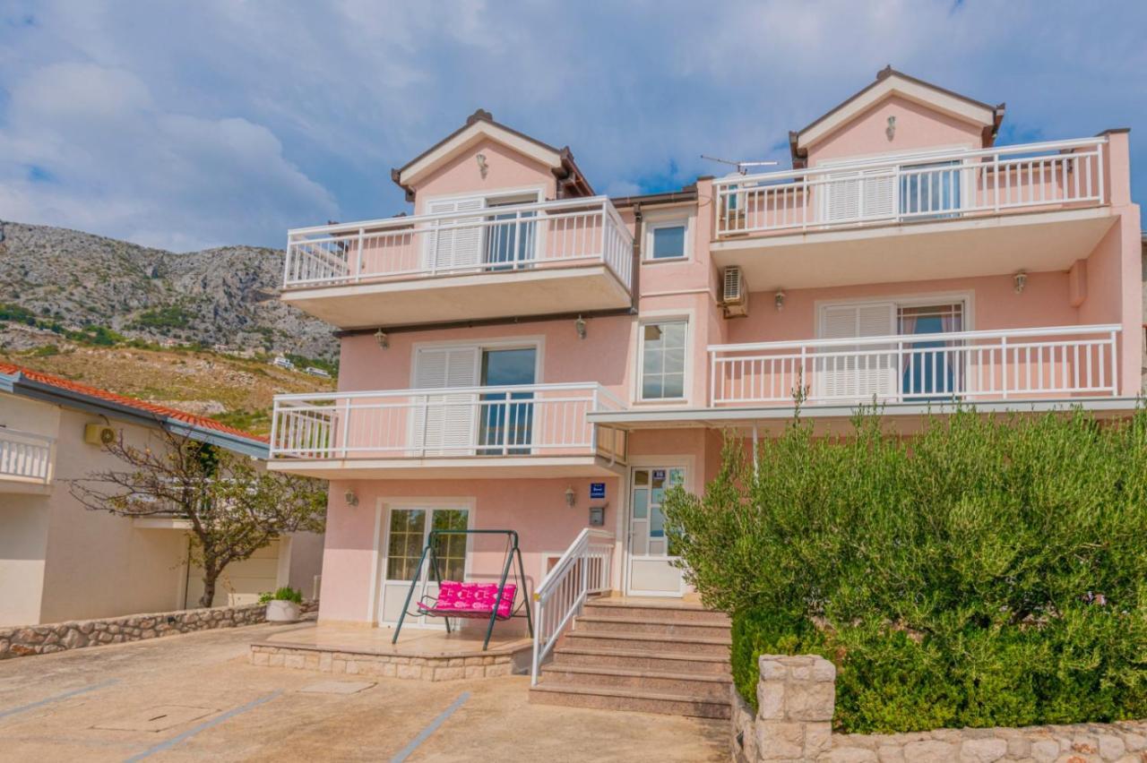 לוקבה Apartments Zdravka מראה חיצוני תמונה