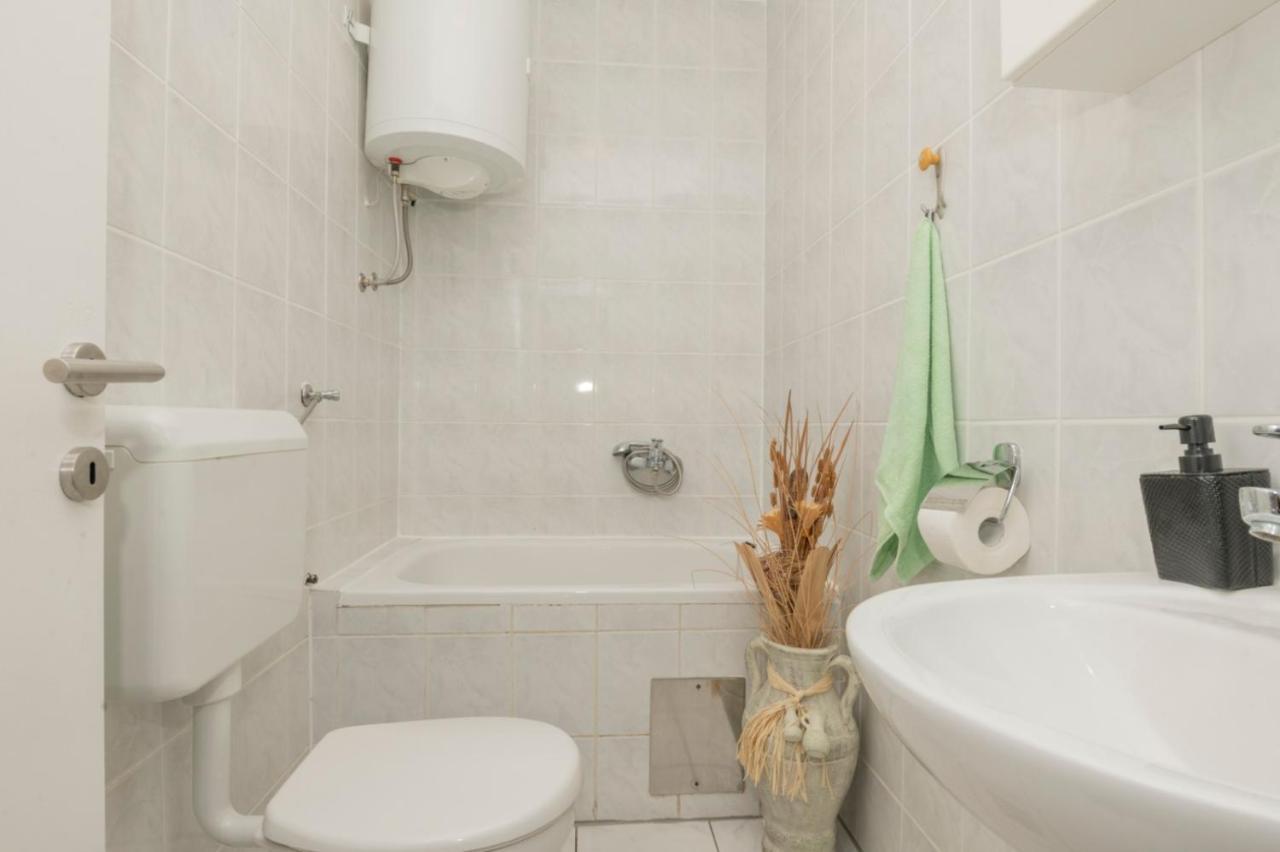 לוקבה Apartments Zdravka מראה חיצוני תמונה