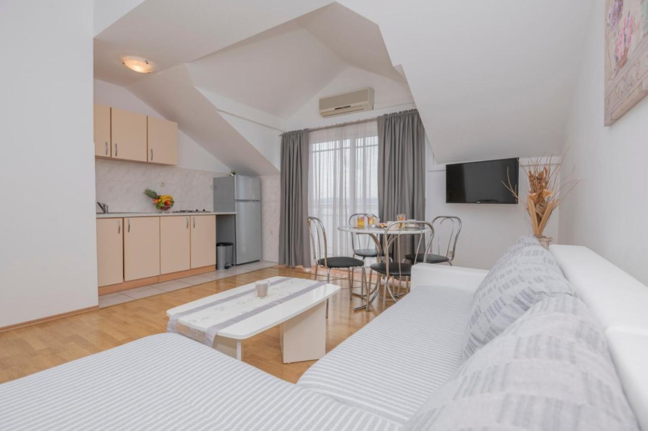 לוקבה Apartments Zdravka מראה חיצוני תמונה