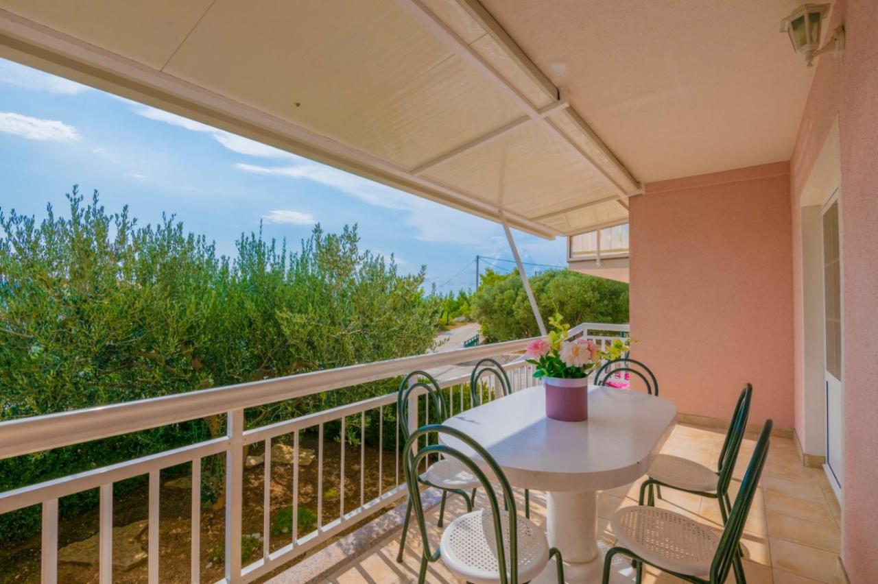 לוקבה Apartments Zdravka מראה חיצוני תמונה