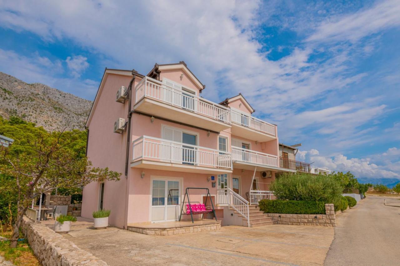 לוקבה Apartments Zdravka מראה חיצוני תמונה