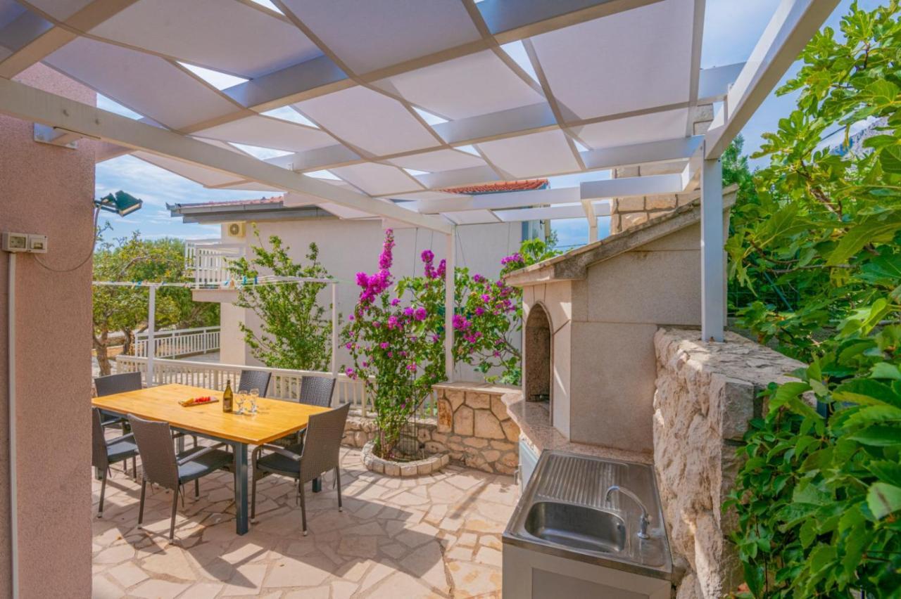 לוקבה Apartments Zdravka מראה חיצוני תמונה
