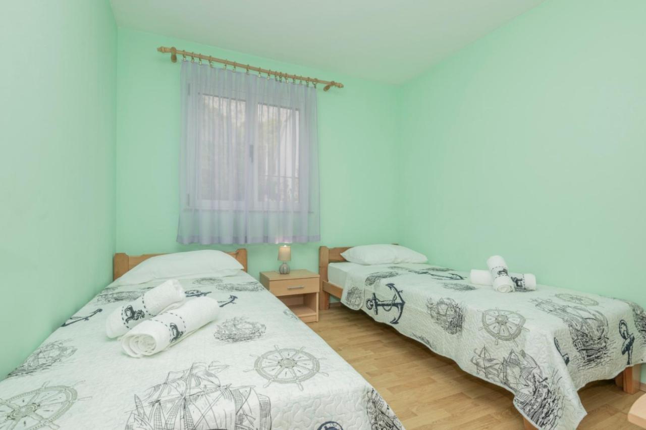 לוקבה Apartments Zdravka מראה חיצוני תמונה