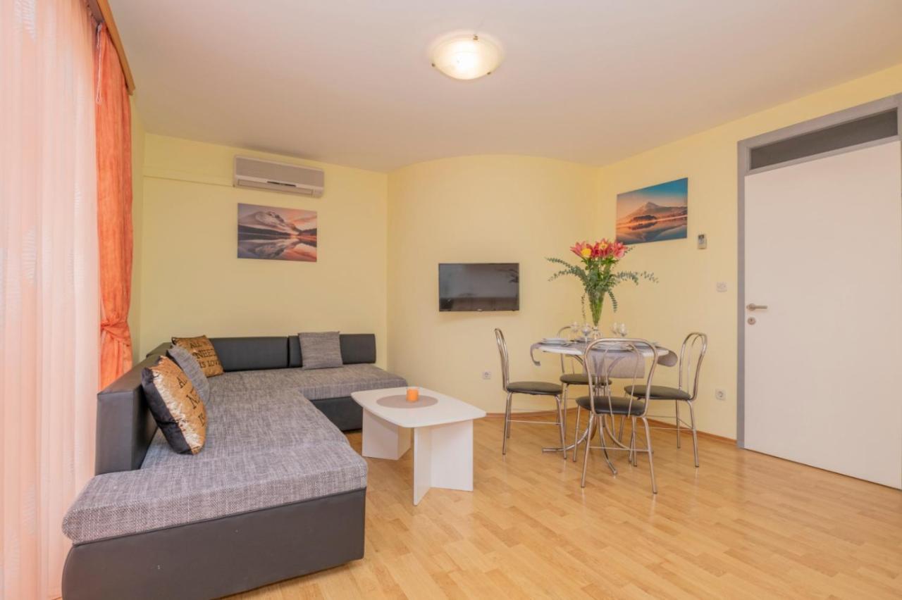 לוקבה Apartments Zdravka מראה חיצוני תמונה