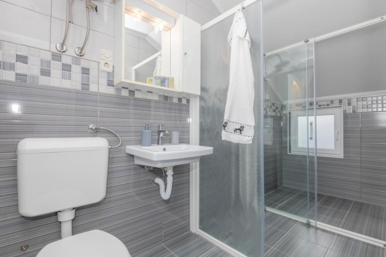 לוקבה Apartments Zdravka מראה חיצוני תמונה