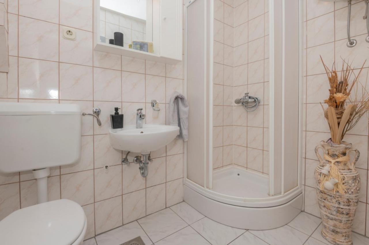 לוקבה Apartments Zdravka מראה חיצוני תמונה