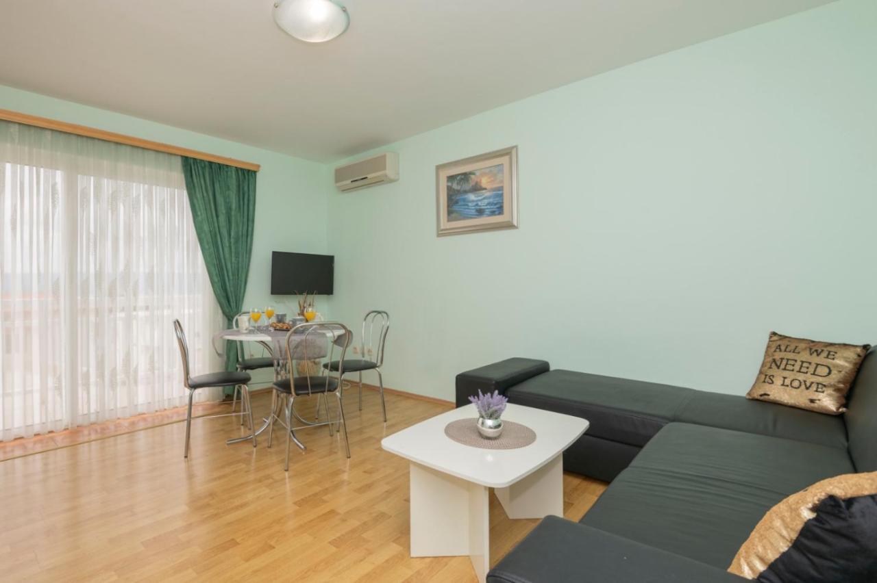 לוקבה Apartments Zdravka מראה חיצוני תמונה