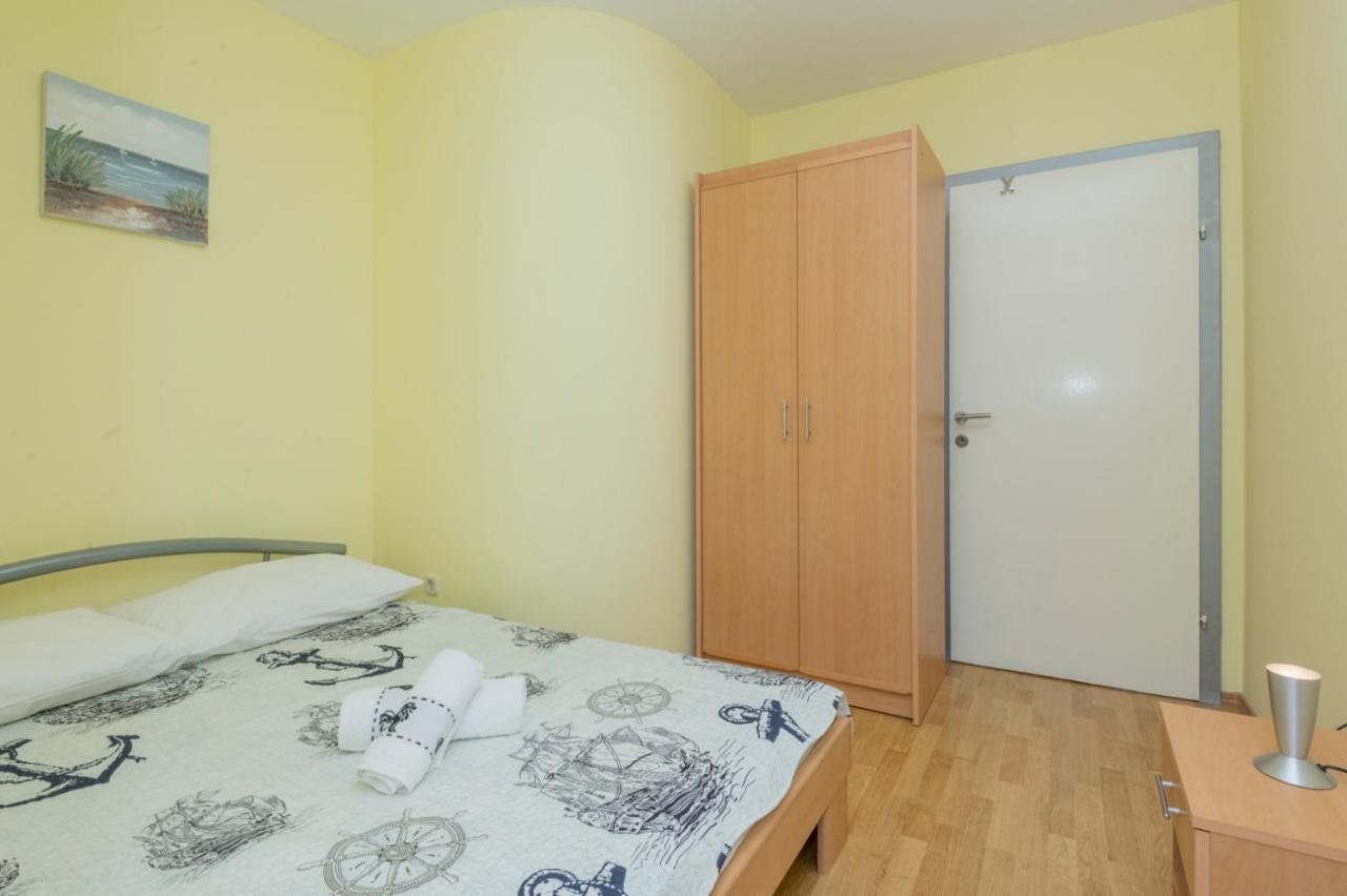לוקבה Apartments Zdravka מראה חיצוני תמונה